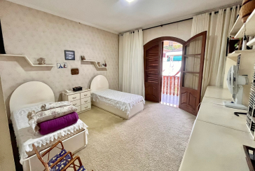 Belo Sobrado à venda no Alto da Lapa na Rua Lomas Valentinas