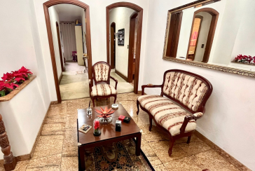 Belo Sobrado à venda no Alto da Lapa na Rua Lomas Valentinas