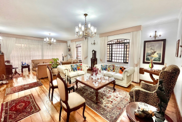 Belo Sobrado à venda no Alto da Lapa na Rua Lomas Valentinas