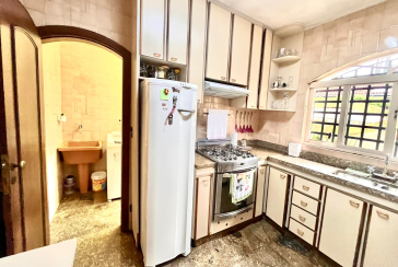 Belo Sobrado à venda no Alto da Lapa na Rua Lomas Valentinas