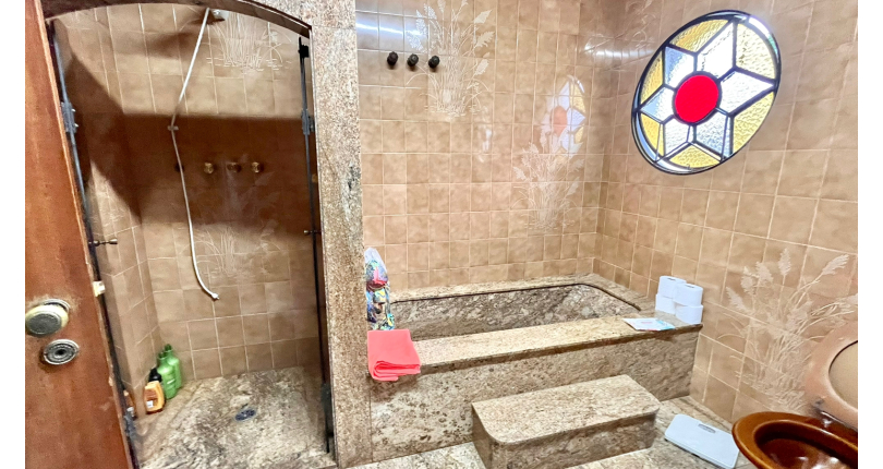 Belo Sobrado à venda no Alto da Lapa na Rua Lomas Valentinas