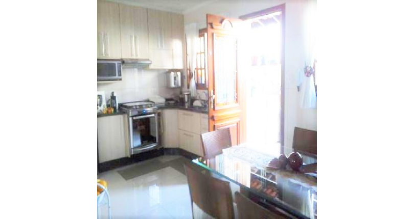 Belo Sobrado à venda na Chácara Inglesa na Rua Soldado João de Oliveira