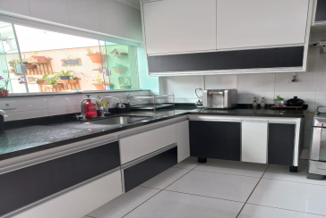 Lindo Sobrado à venda no Parque São Domingos na Rua Homero Sales