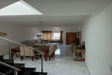 Lindo Sobrado à venda no Parque São Domingos na Rua Homero Sales