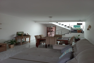 Lindo Sobrado à venda no Parque São Domingos na Rua Homero Sales