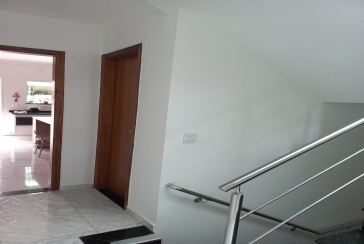 Lindo Sobrado à venda no Parque São Domingos na Rua Homero Sales