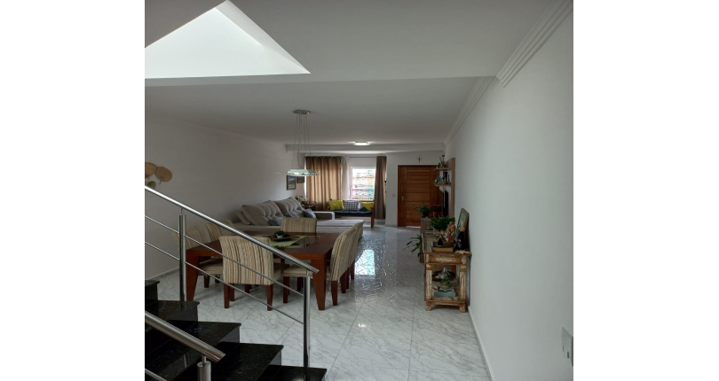 Lindo Sobrado à venda no Parque São Domingos na Rua Homero Sales