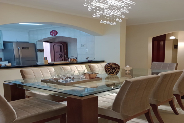 Belo Sobrado à venda no Jardim Marisa na Rua Madre Maria Villac