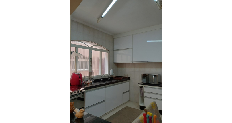 Belo Sobrado à venda no Jardim Marisa na Rua Madre Maria Villac