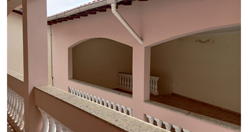 Belo Sobrado à venda no Jardim Marisa na Rua Madre Maria Villac