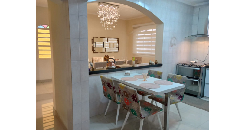 Belo Sobrado à venda no Jardim Marisa na Rua Madre Maria Villac