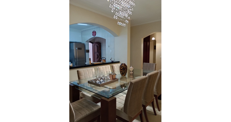 Belo Sobrado à venda no Jardim Marisa na Rua Madre Maria Villac