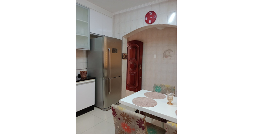 Belo Sobrado à venda no Jardim Marisa na Rua Madre Maria Villac