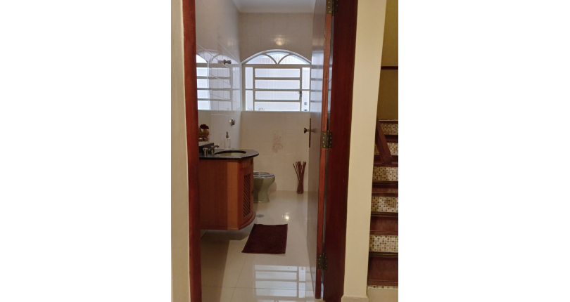 Belo Sobrado à venda no Jardim Marisa na Rua Madre Maria Villac