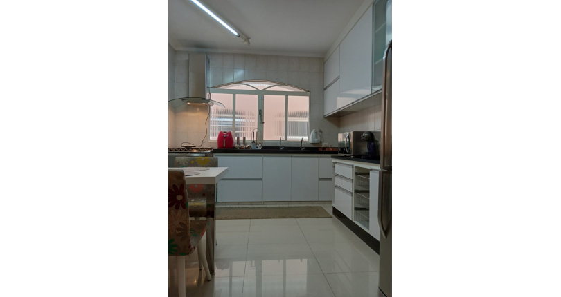 Belo Sobrado à venda no Jardim Marisa na Rua Madre Maria Villac