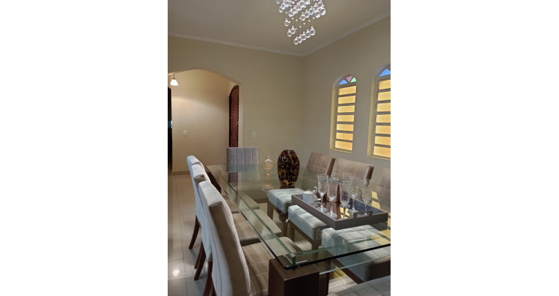 Belo Sobrado à venda no Jardim Marisa na Rua Madre Maria Villac