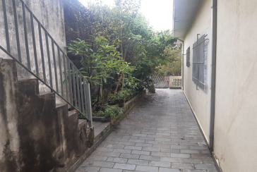 Casa assobradada à venda na Vila Pereira Barreto na Avenida Miguel de Castro