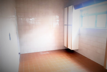 Casa assobradada à venda na Vila Pereira Barreto na Avenida Miguel de Castro 