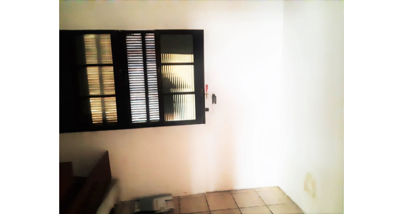 Casa assobradada à venda na Vila Pereira Barreto na Avenida Miguel de Castro