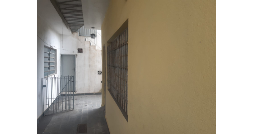 Casa assobradada à venda na Vila Pereira Barreto na Avenida Miguel de Castro