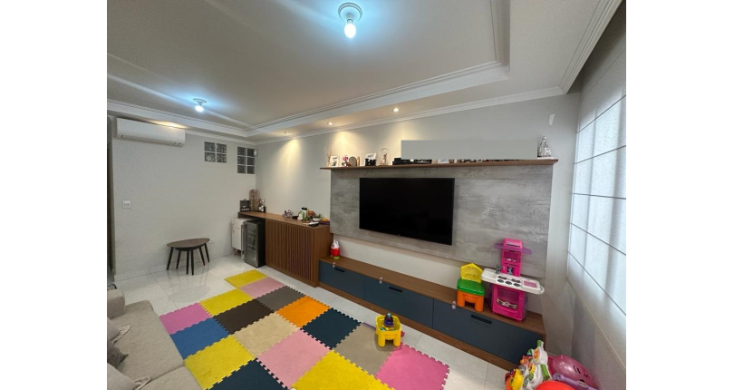 Belo Sobrado à venda no Parque Maria Domitila na Rua José Teodoro Vieira 