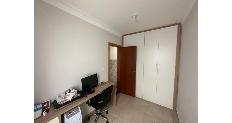 Belo Sobrado à venda no Parque Maria Domitila na Rua José Teodoro Vieira 