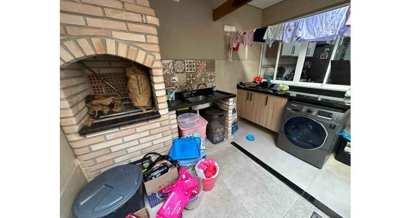 Belo Sobrado à venda no Parque Maria Domitila na Rua José Teodoro Vieira 