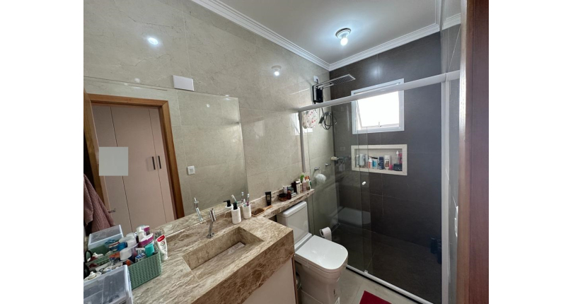 Belo Sobrado à venda no Parque Maria Domitila na Rua José Teodoro Vieira 