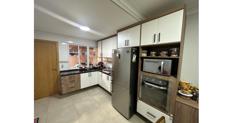 Belo Sobrado à venda no Parque Maria Domitila na Rua José Teodoro Vieira 