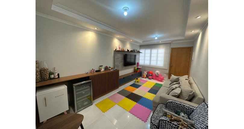 Belo Sobrado à venda no Parque Maria Domitila na Rua José Teodoro Vieira 