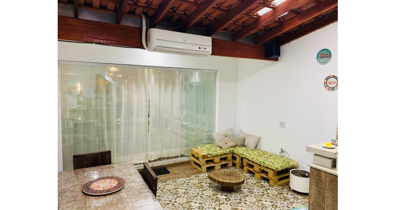 Belo Sobrado à venda no Parque São Domingos na Rua Dirceu de Almeida