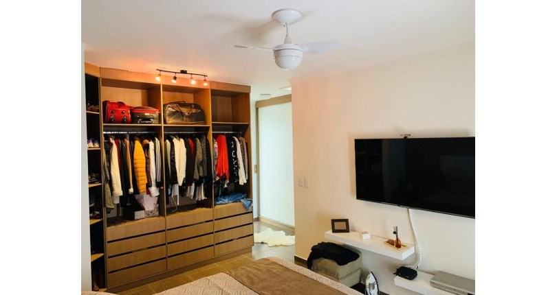 Belo Sobrado à venda no Parque São Domingos na Rua Dirceu de Almeida