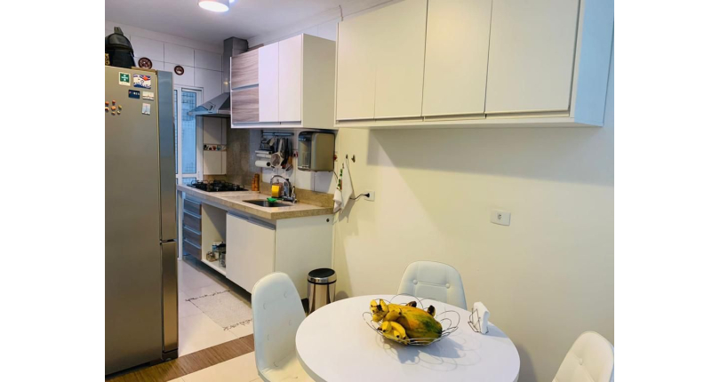 Belo Sobrado à venda no Parque São Domingos na Rua Dirceu de Almeida