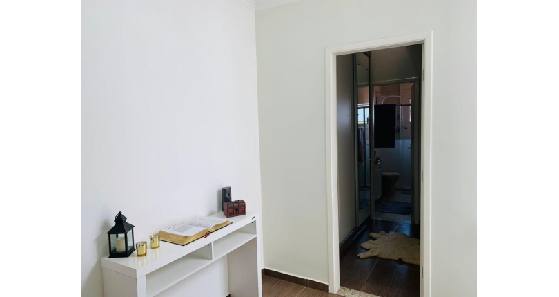 Belo Sobrado à venda no Parque São Domingos na Rua Dirceu de Almeida