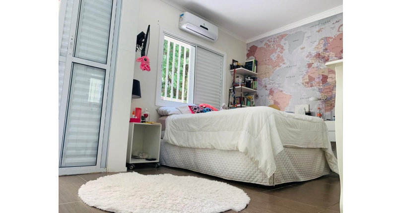 Belo Sobrado à venda no Parque São Domingos na Rua Dirceu de Almeida