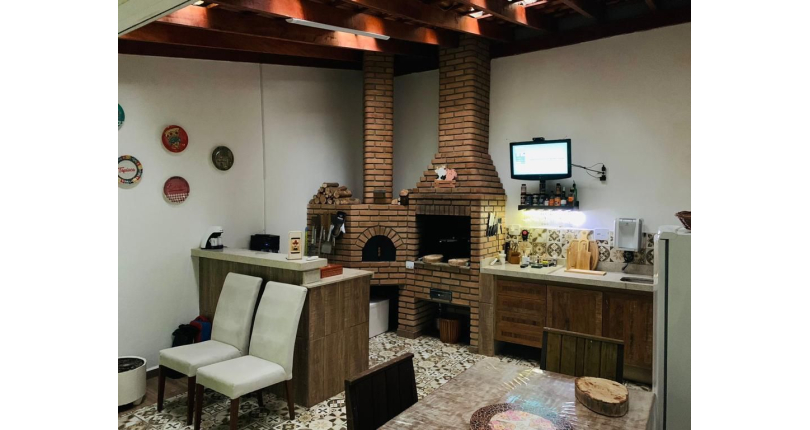 Belo Sobrado à venda no Parque São Domingos na Rua Dirceu de Almeida