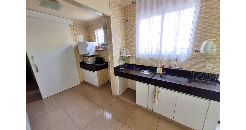 Casa à venda Praça Sá Pinto, Vila Ipojuca - Imóveis à Venda