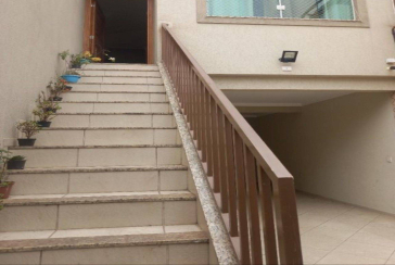 Sobrado à venda no Jaraguá na Rua Maestro Tavares de Lima