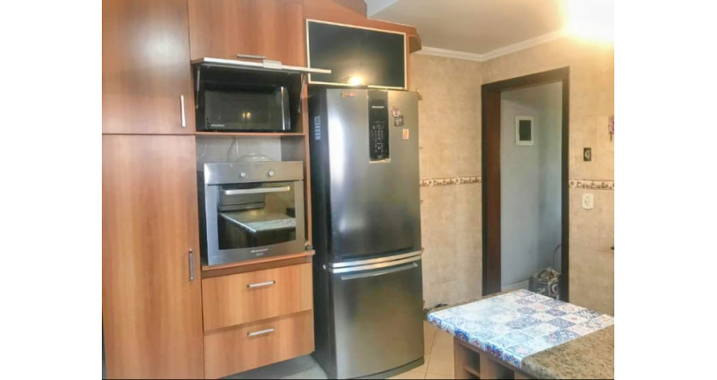 Bom Sobrado à venda no Conjunto Residencial Vista Verde 