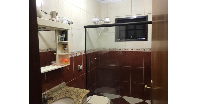 Bom Sobrado à venda no Conjunto Residencial Vista Verde 