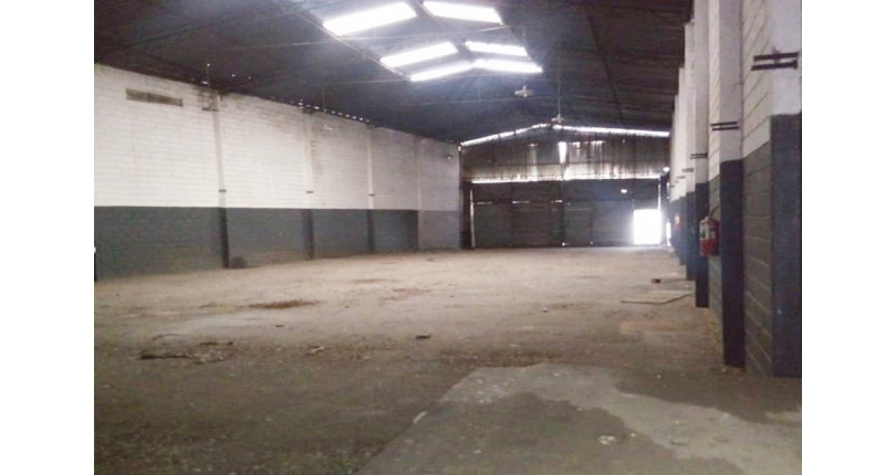 Galpão à venda em Osasco na Rua Adamantina,