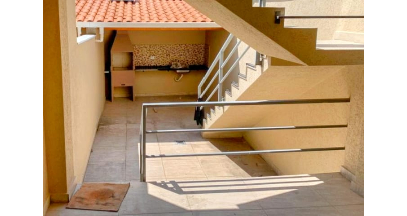 Sobrado novo à venda na Vila Bonilha na Rua Arnaldo Simões Pinto 156