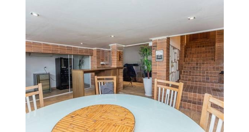 Sobrado à Venda no Parque São Domingos na Rua Professora Altina Maynardi de Araújo