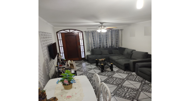 Belo Sobrado à venda no Conjunto Residencial Vista Verde na Rua Ricardo Abed,