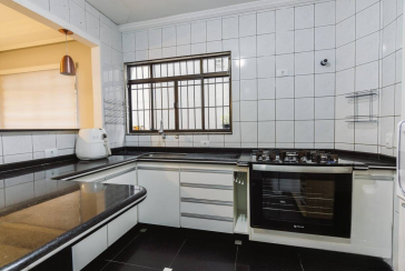 BELO Sobrado à venda no Parque São Domingos na Rua João Veloso de Oliveira 