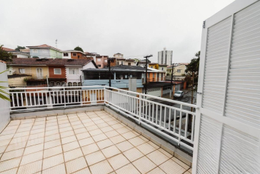 BELO Sobrado à venda no Parque São Domingos na Rua João Veloso de Oliveira 