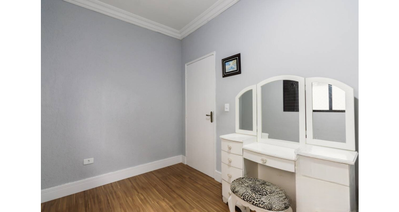 BELO Sobrado à venda no Parque São Domingos na Rua João Veloso de Oliveira 