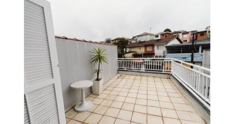 BELO Sobrado à venda no Parque São Domingos na Rua João Veloso de Oliveira 