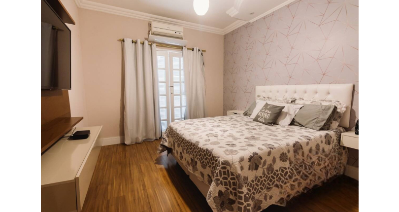 BELO Sobrado à venda no Parque São Domingos na Rua João Veloso de Oliveira 