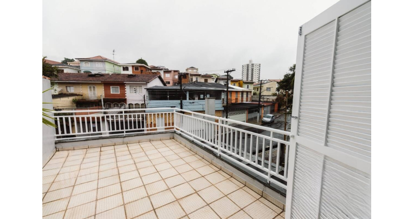 BELO Sobrado à venda no Parque São Domingos na Rua João Veloso de Oliveira 